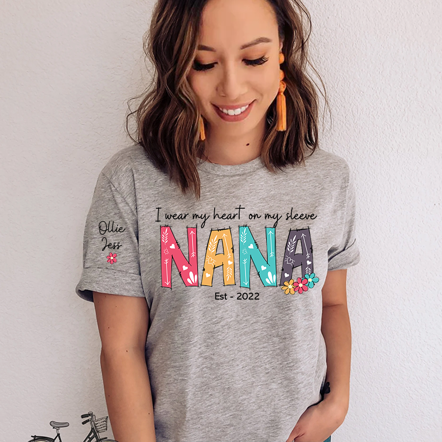 I wear my heart on my sleeve nana est and grandkids CL01 T-Shirt