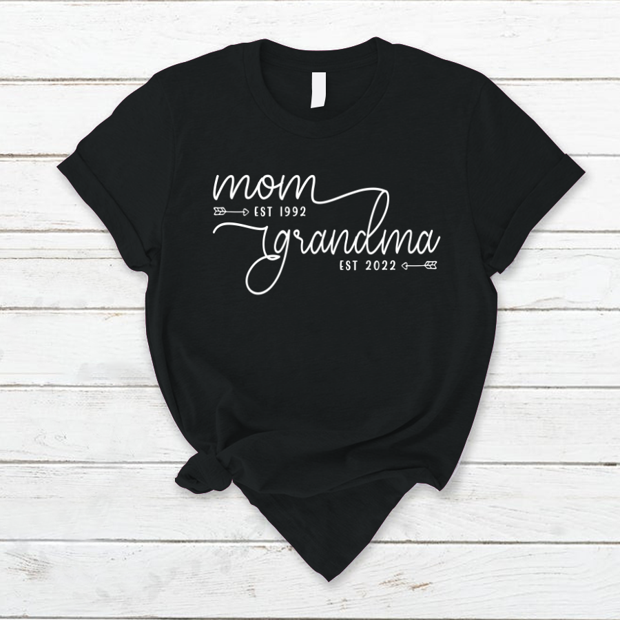 Mom Est Grandma Est Custom TH Black T-Shirt