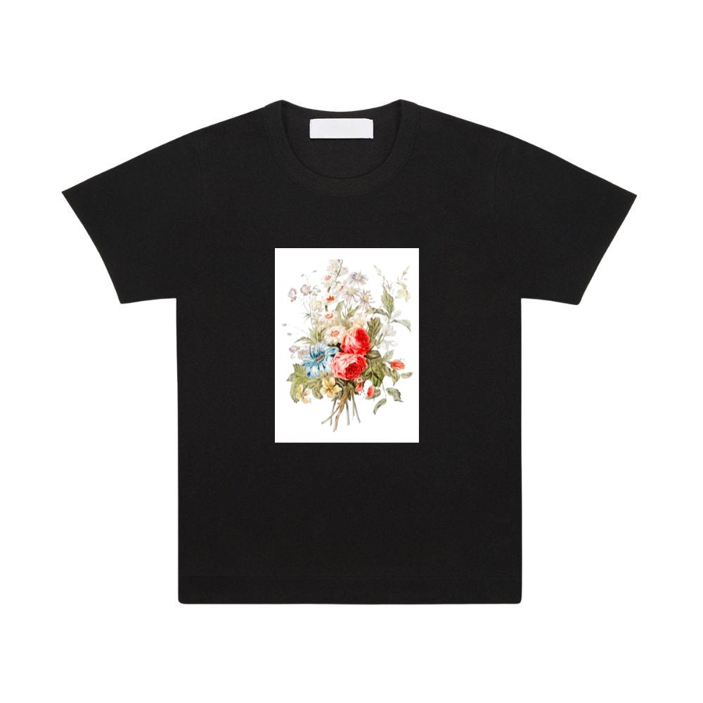 A Vintage Bouquet Featuring Roses, Daisies, and Delicate Blossoms T-Shirts