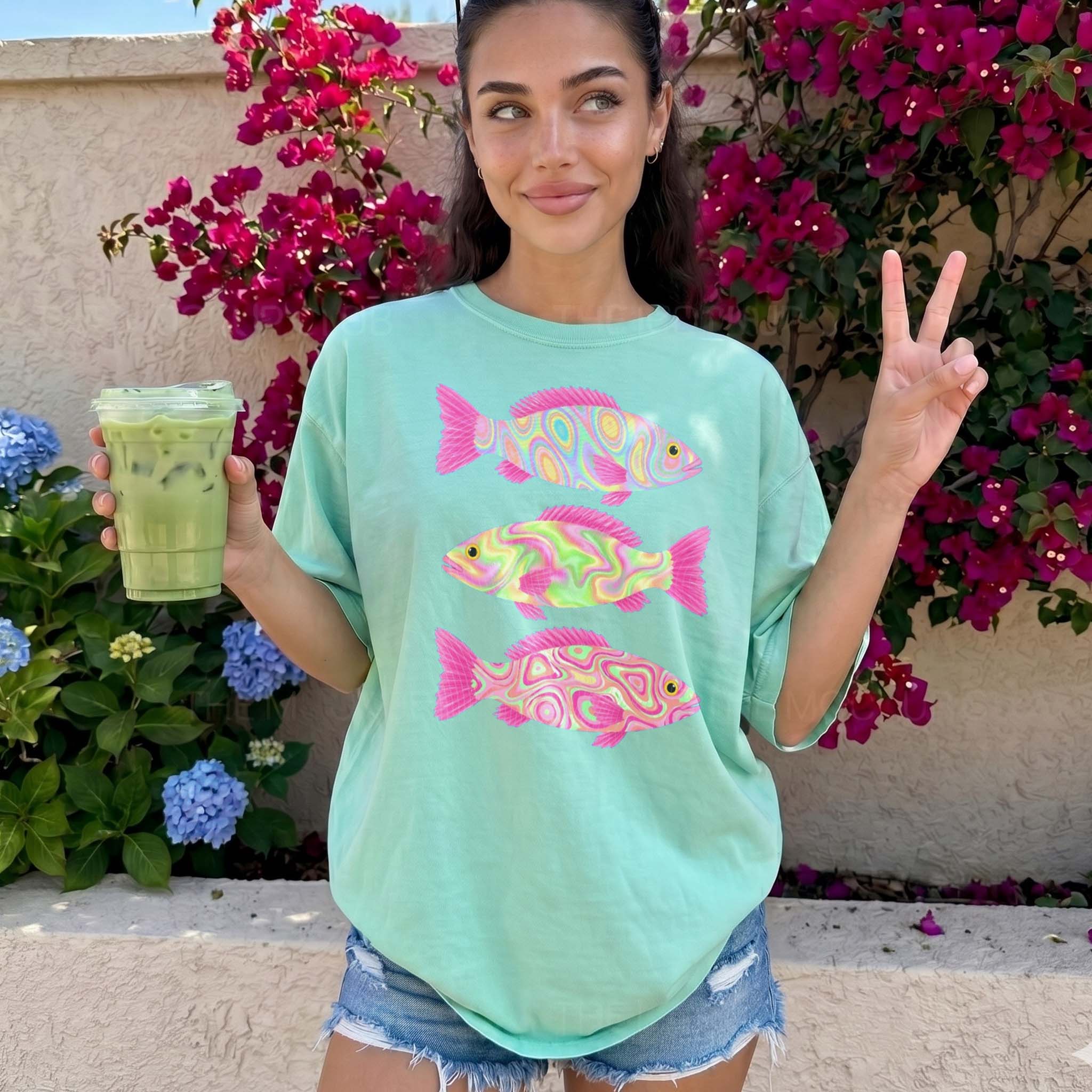 BojjiCo Retro Preppy Holographic Psychedelic Fish Graphic T-Shirt For Unisex Bright Blue Cotton Comfort Colors Tee Coastal Aesthetic Holographic Fish Summer Trout Fish Lake Day Vacation Neon Trippy Fishing Apparel Trendy Top