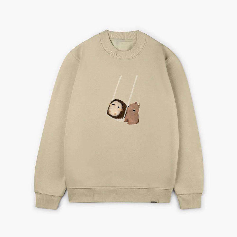 Hedgehog and Bear on a Swing Sweatsrhits