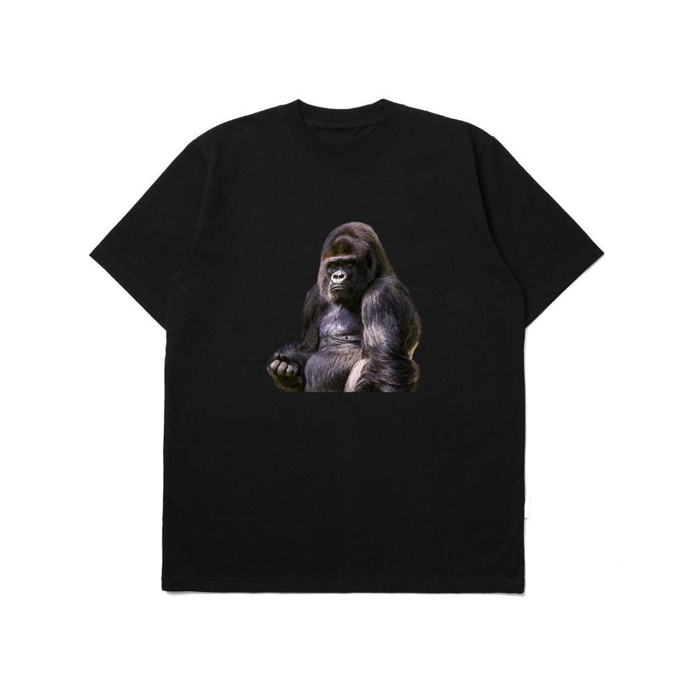 majestic silverback gorilla close uppng TShirts Yomigold