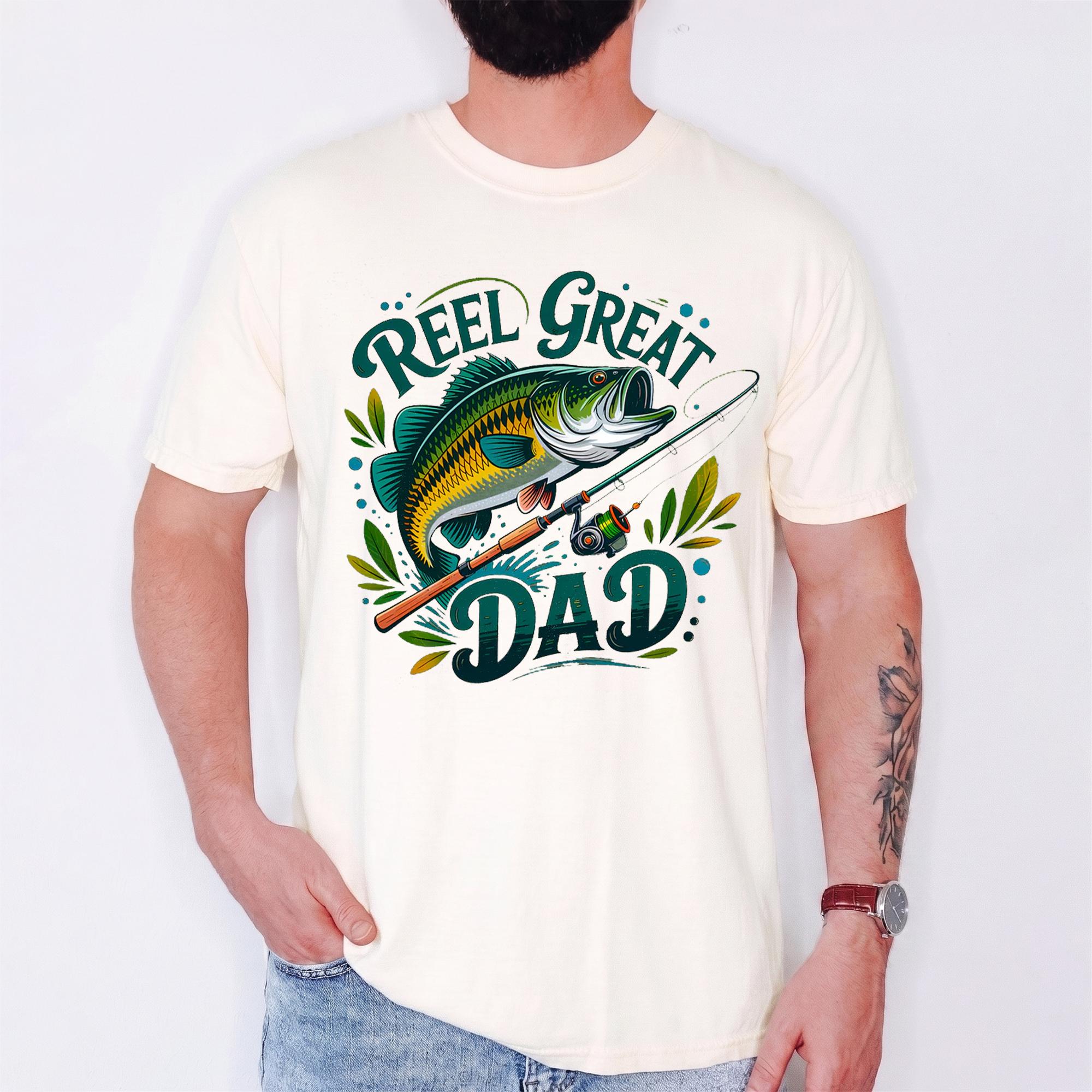 Men's Reel Great Dad Funny Fishing Graphic T-Shirt Fathers Outdoorsy Vintage Aesthetic Cream Cotton Summer Tee Father's Day Gift Bass Fisherman Short Sleeve Casual Top Novelty Birthday Present For Outdoorsman Papa Grandpa