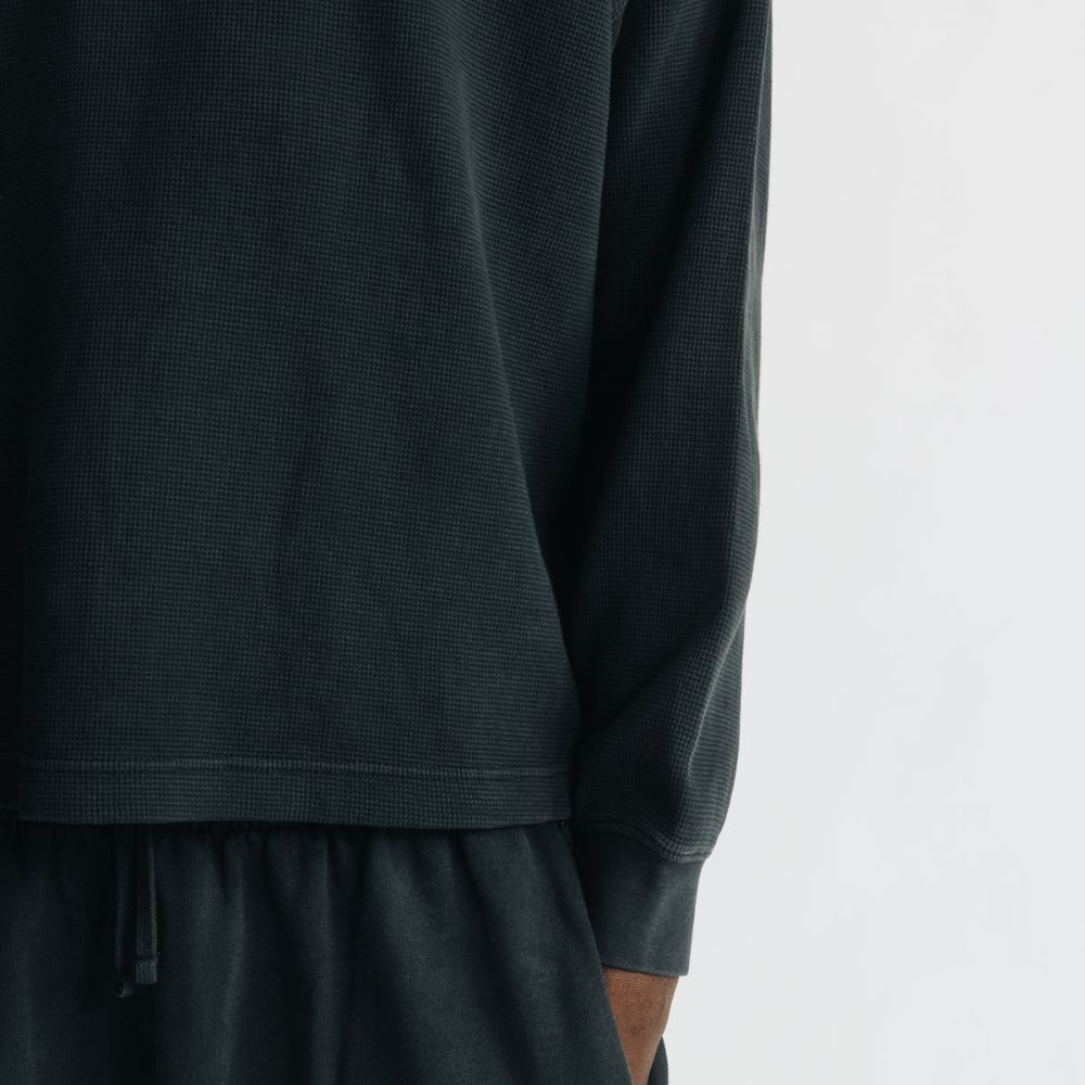 Spooky Season Skeleton Halloween Artwork Sweatshirt - Image 4