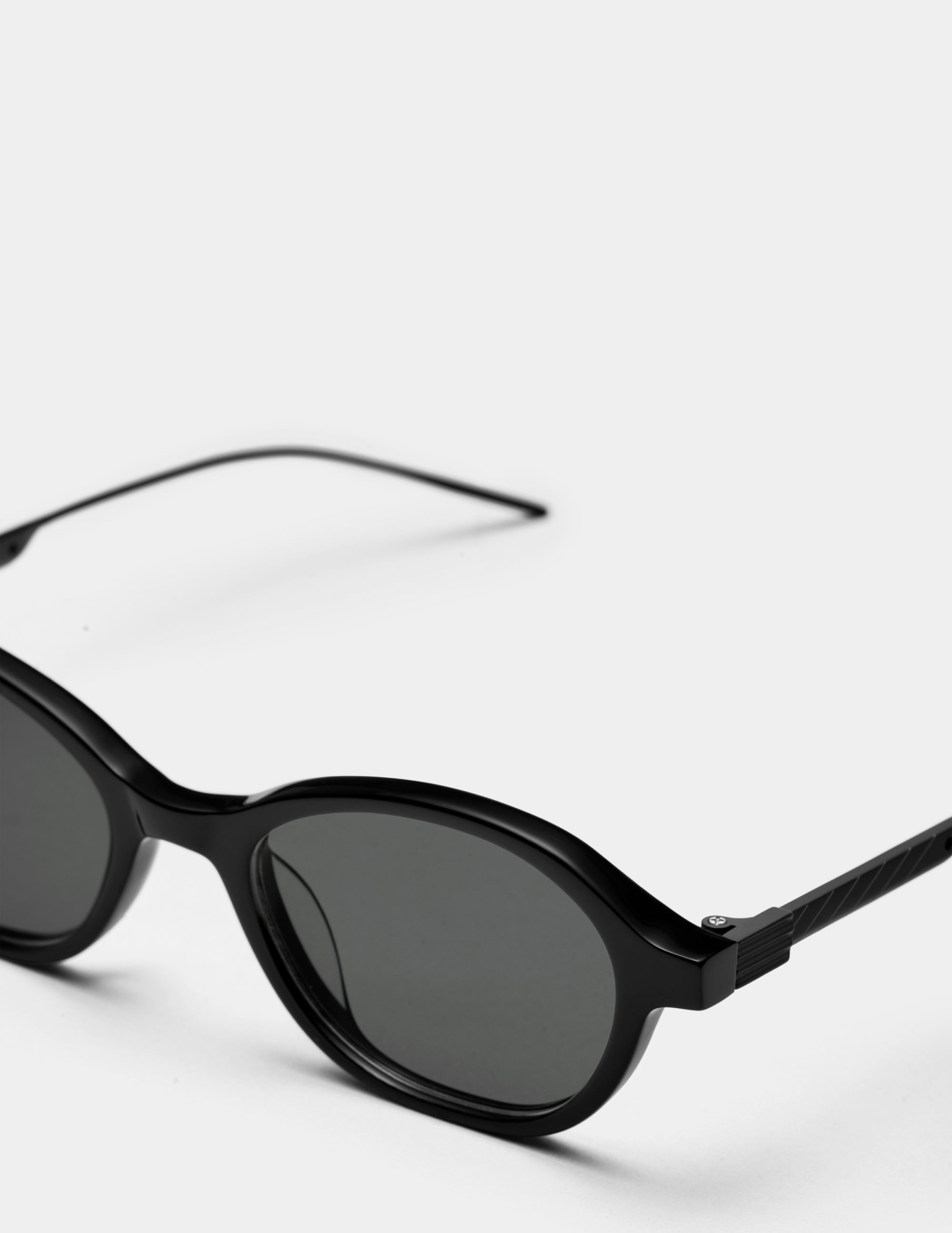 The Paper Knife 02 - Unisex Fashion Sunglasses - Image 4