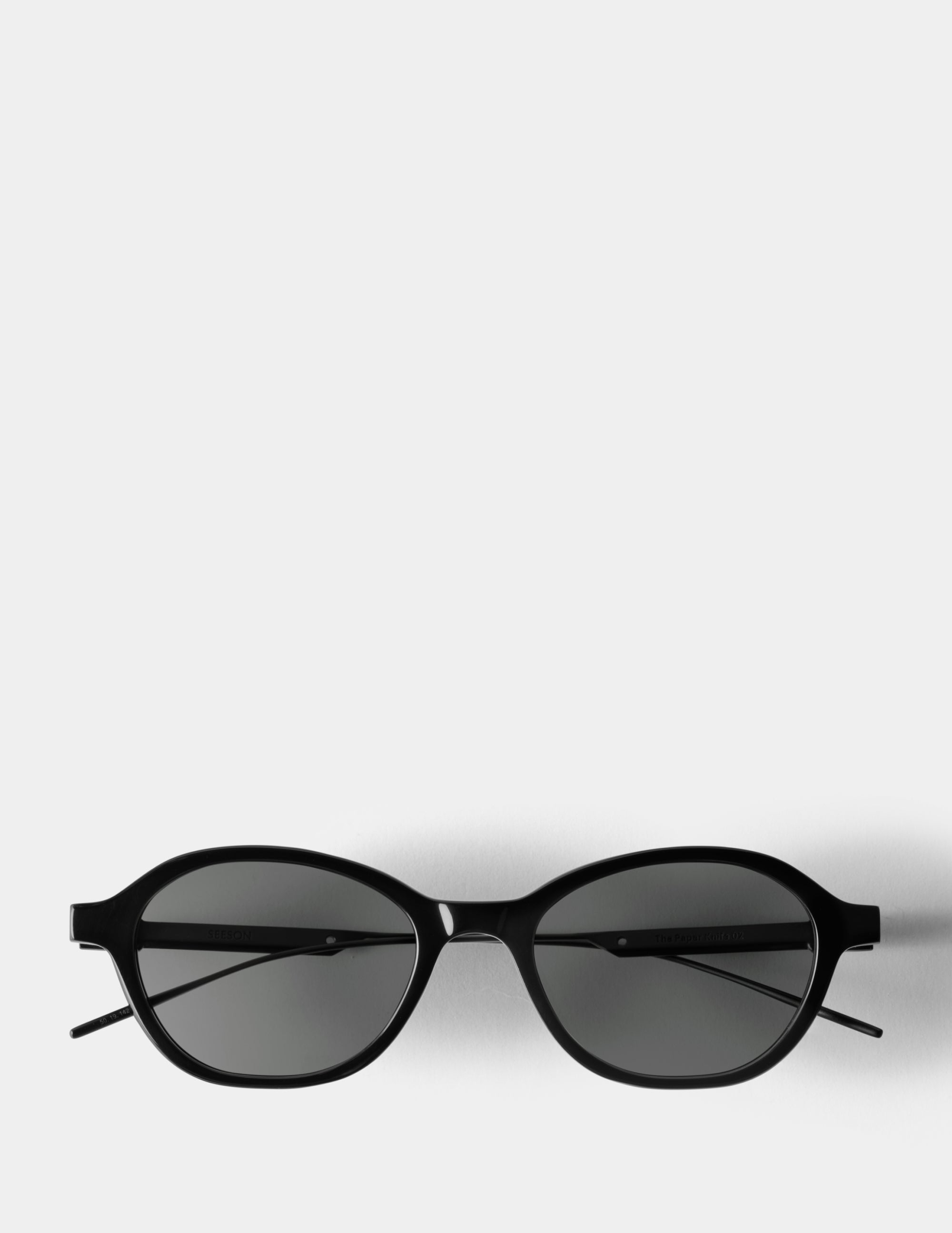 The Paper Knife 02 - Unisex Fashion Sunglasses - Image 2