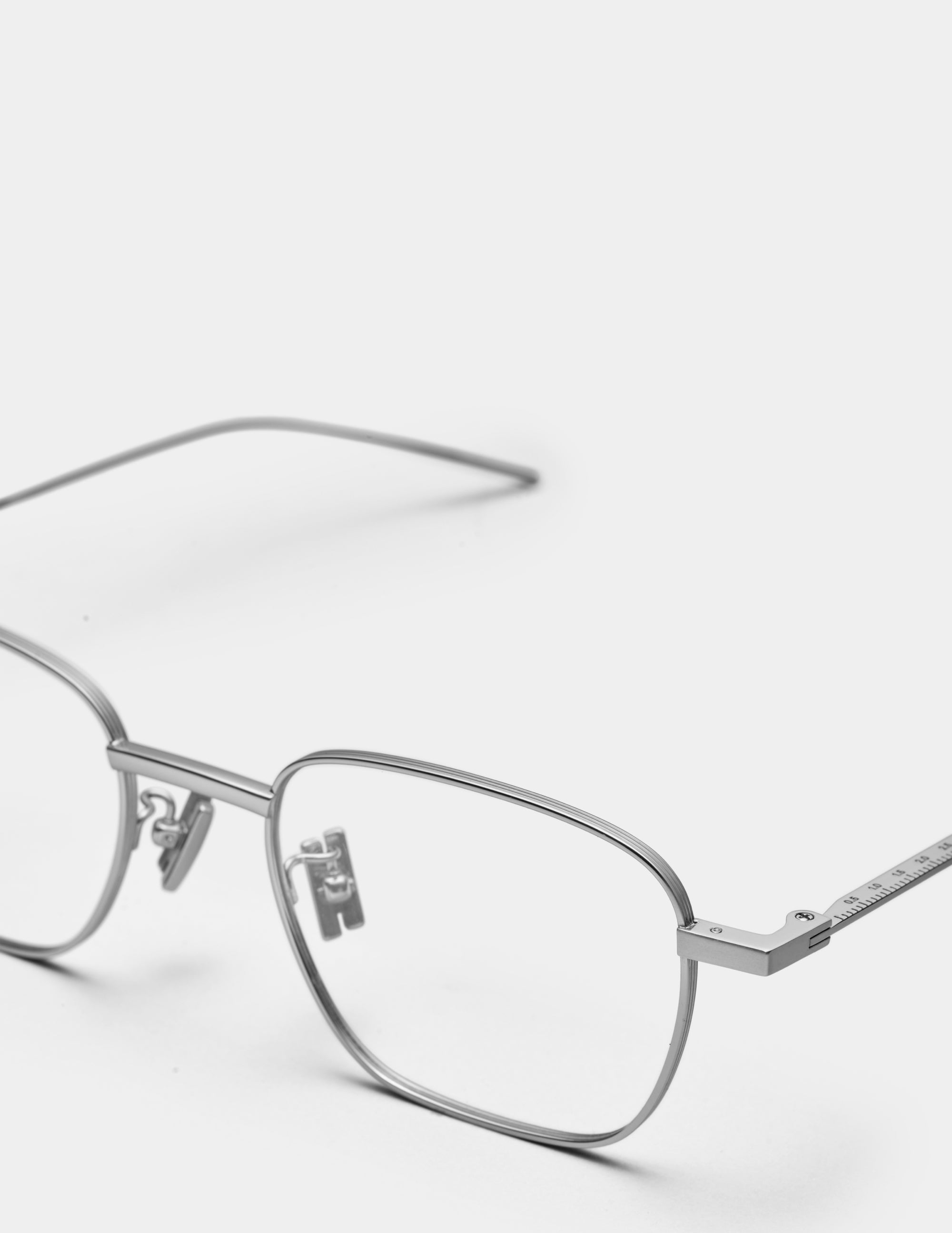 The Vertebra 02 - Unisex Fashion Sunglasses - Image 4