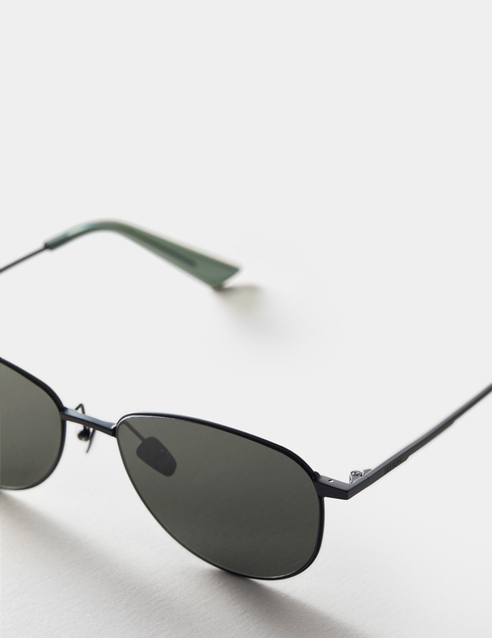 The Vertebra 04 - Unisex Fashion Sunglasses - Image 9