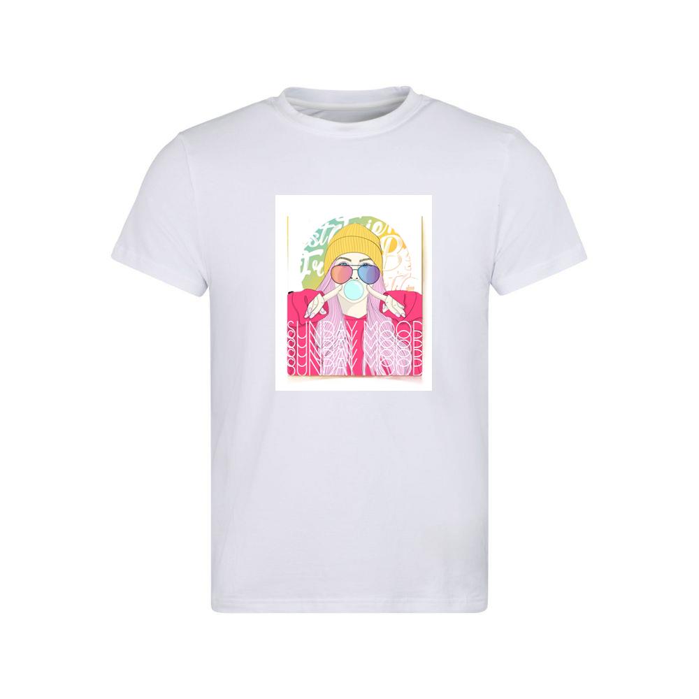 Where a Beanie-Bound Beauty, Blowing Bubbles and Bearing Bi-Chromatic Browsers T-Shirts